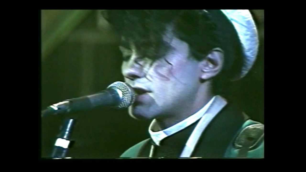 los abuelos de la nada - chalaman (en vivo en el opera 1985) HD