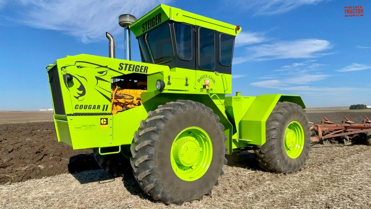 STEIGER Cougar II Tractor Plowing