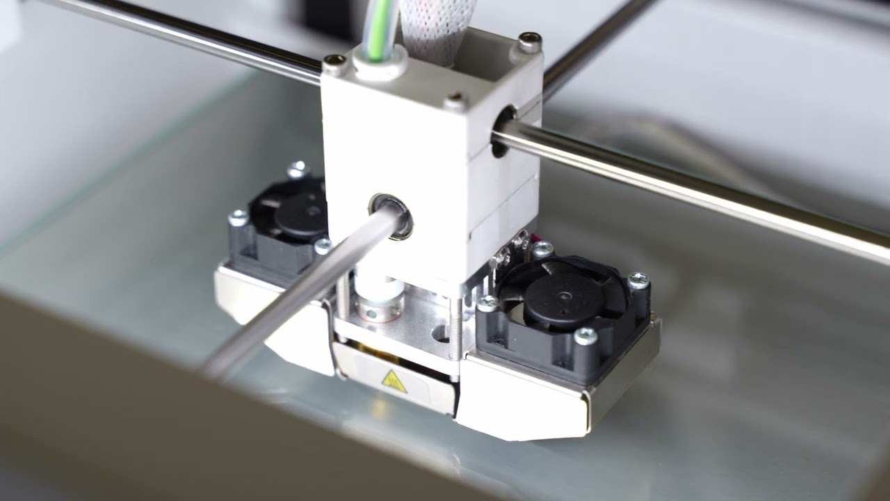 The UltiMaker 2+ Connect 3D Printer: Checking the 3D Print First Layer