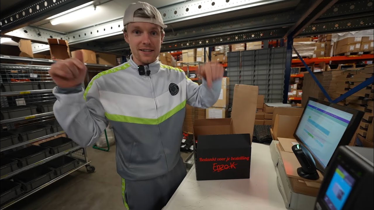 PAKKETJES INPAKKEN IN HET MAGAZIJN! #3747