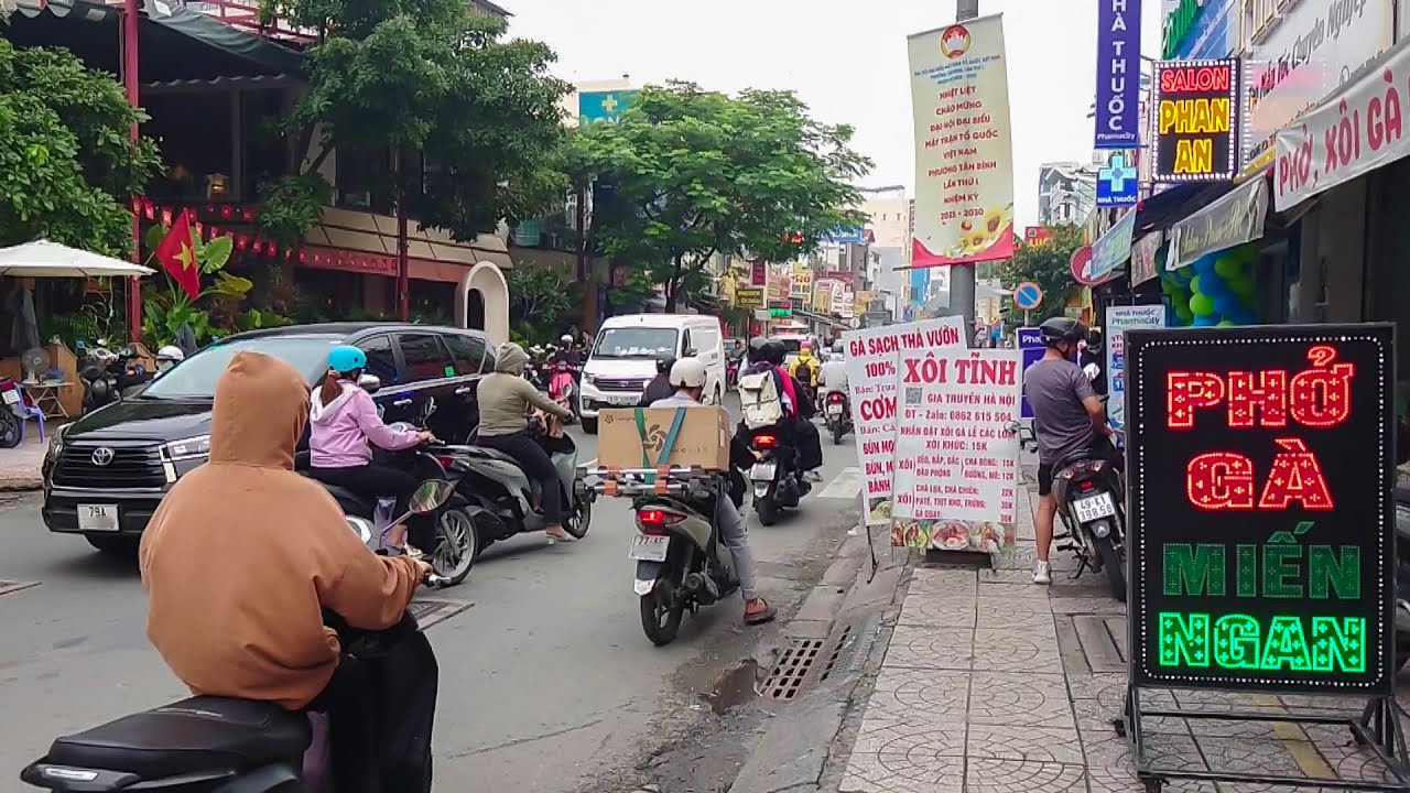 Vietnam ||  Exploring a fresh food market || Ho Chi Minh City
