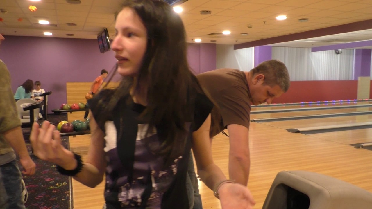 Családi bowlingozás 2016. október 31-én (vágatlanul egyben)