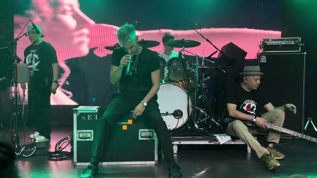 Los Cafres - Sigo caminando (En vivo, Bcn 2025)