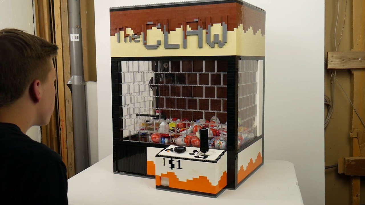 HUGE LEGO Claw Machine (Working Arcade-Style Kinder Surprise game)