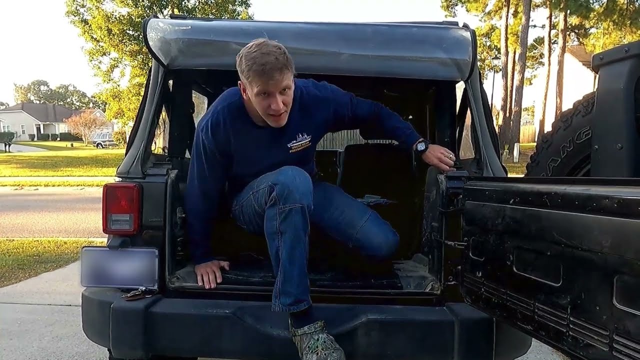 Снятие заднего сиденья Jeep Wrangler
