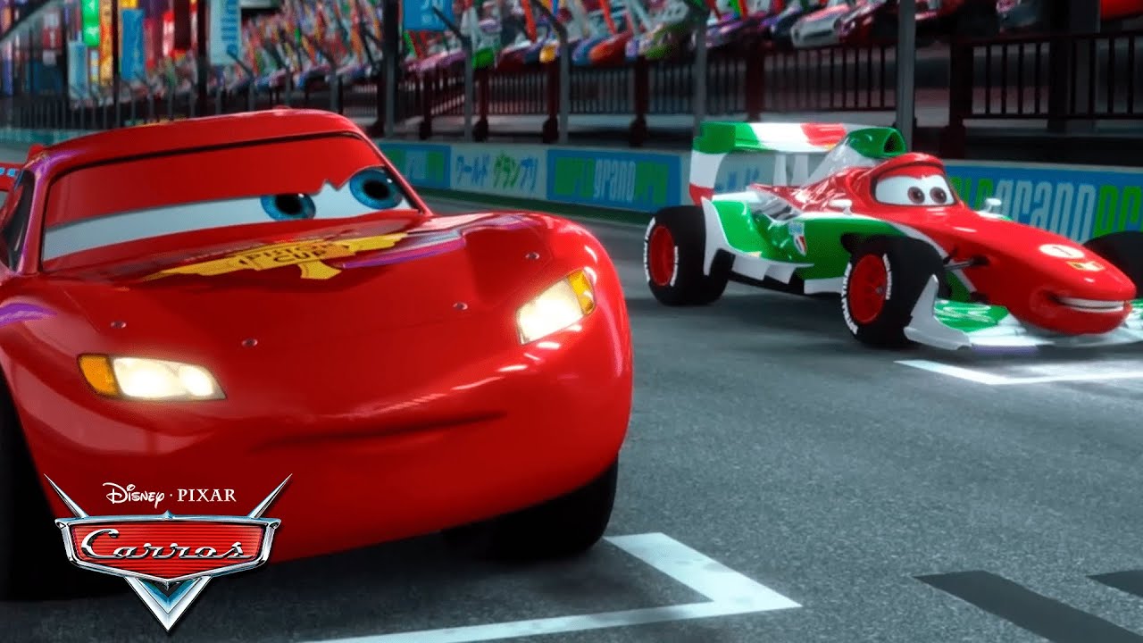 Relâmpago McQueen Corre Contra Francesco na Itália! | Pixar Carros