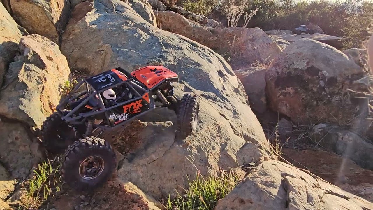 Axial 