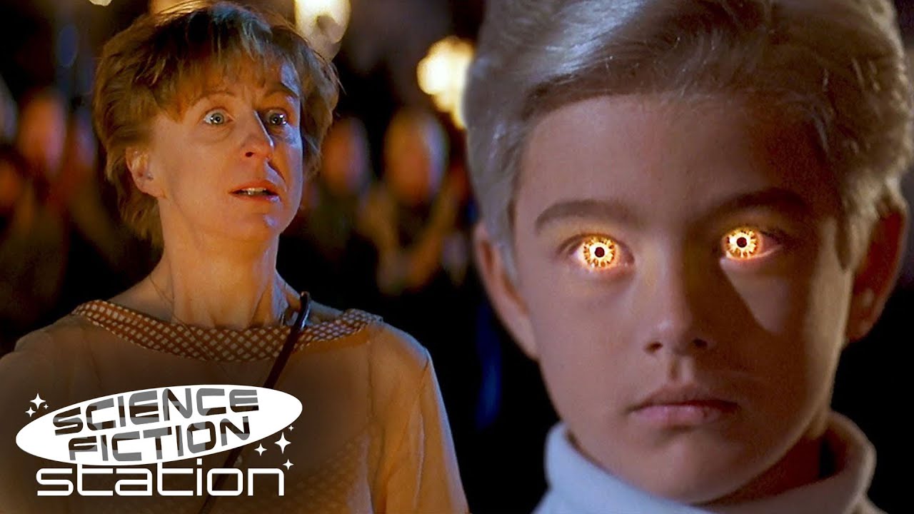 The Kids Attack The Townsfolk | Village Of The Damned (1995) | Science Fiction Station