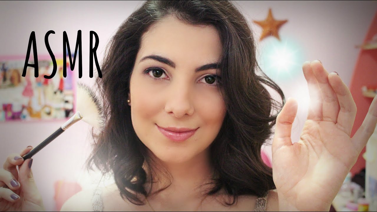 ASMR:  Sons com a boca e câmera brushing (your face)  whispering - PORTUGUÊS
