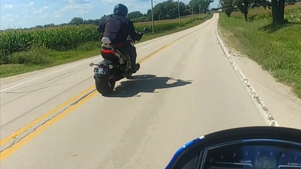 Suzuki Boulevard M109R vs Triumph Rocket III GT