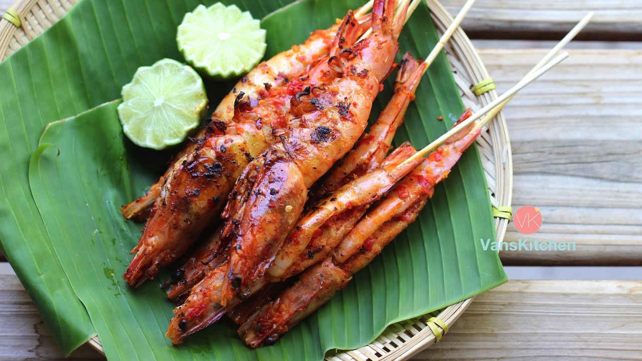 Grilled shrimp with chili sauce (Tôm nướng muối ớt)