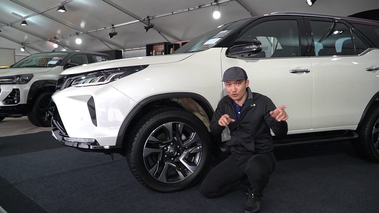 พาชม Toyota Fortuner Legender สปริงแดง ตัวท้อป  1,859,000 บาท