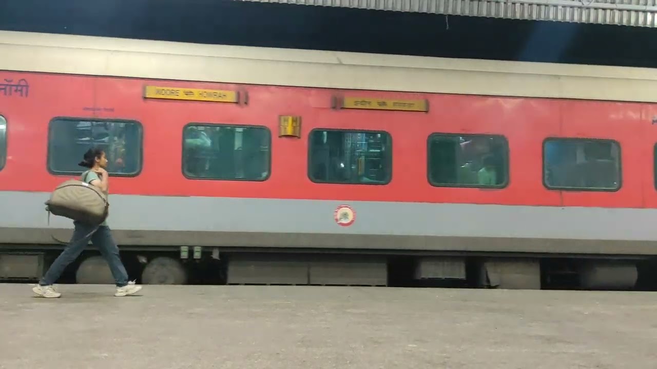 22911- Indore Hawarh Shipra Express arrival #travel #trainjourney #youtuber #rail #train #journey