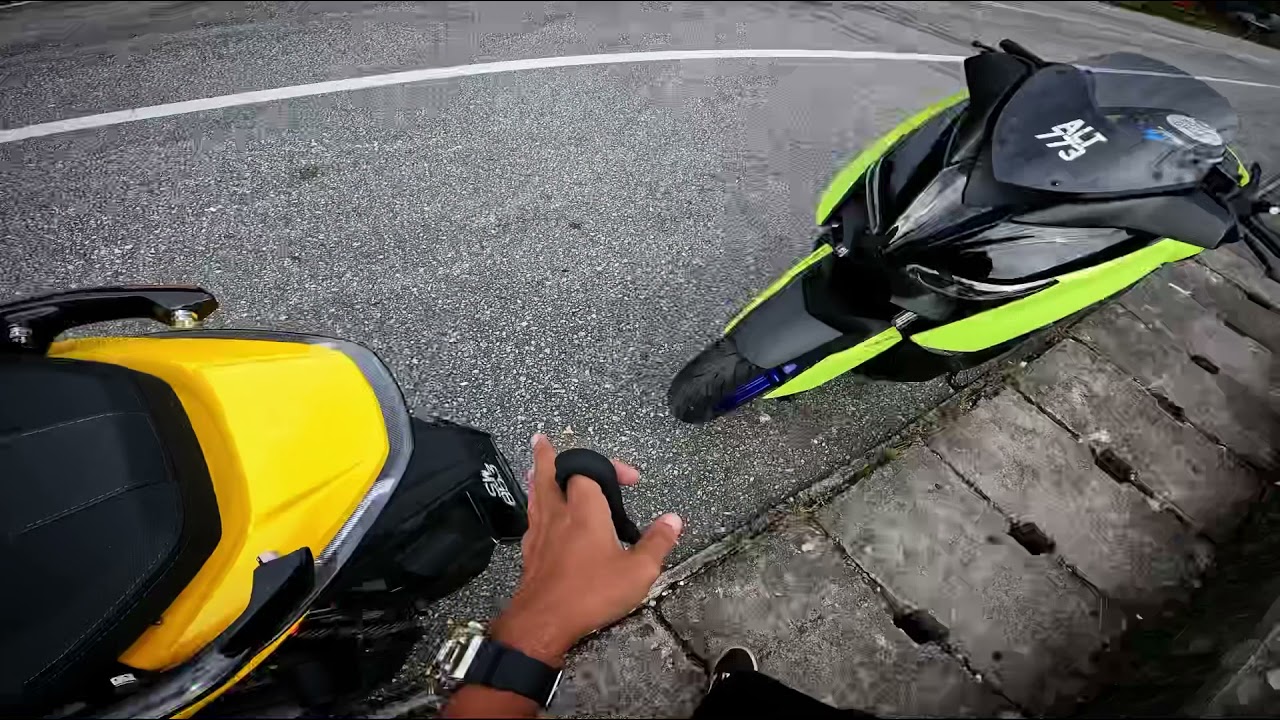 Xmax VS Forza Malaysia