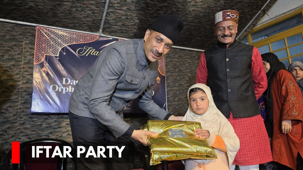 Baramulla: Army hosts Iftar for orphan children in Pattan