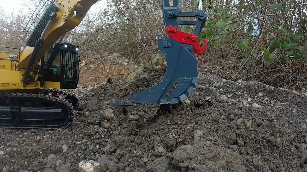 CAT 374F