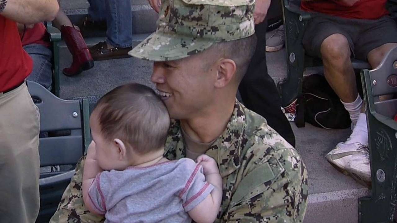 BOS@LAA: Military father gives family a surprise