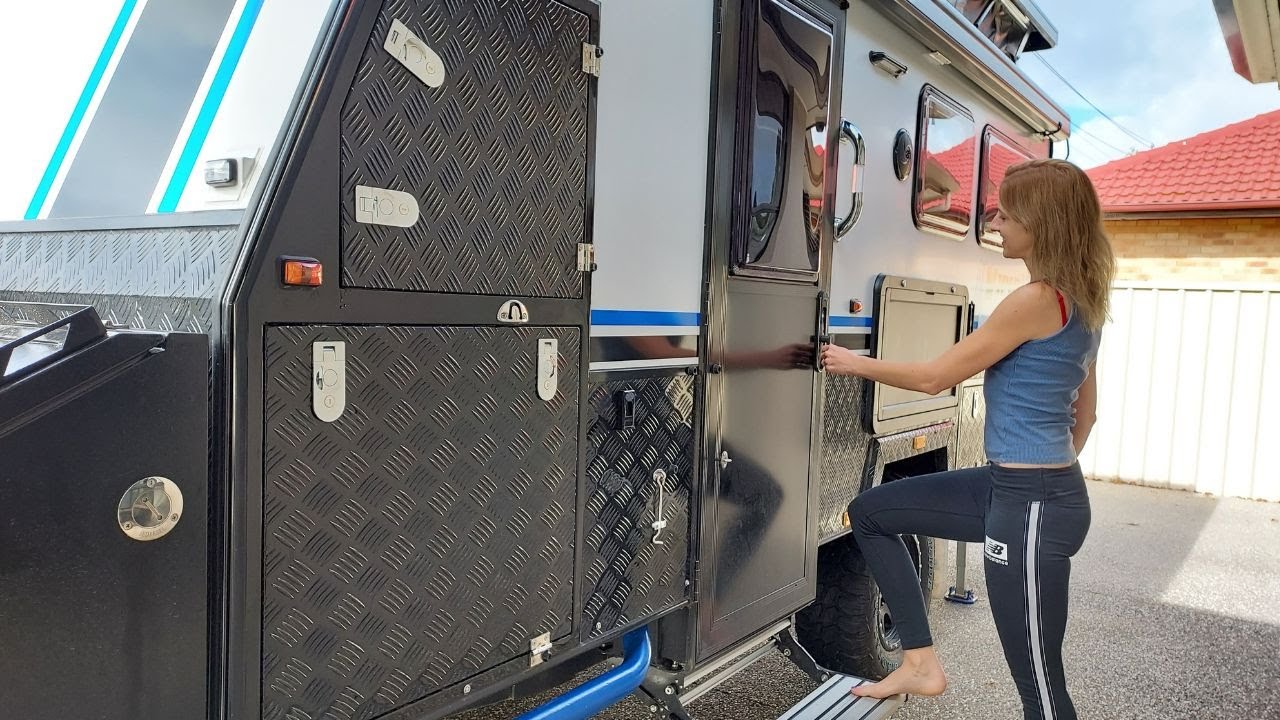 GETTING THE CARAVAN READY 🚐 Hello :) First YouTube video!