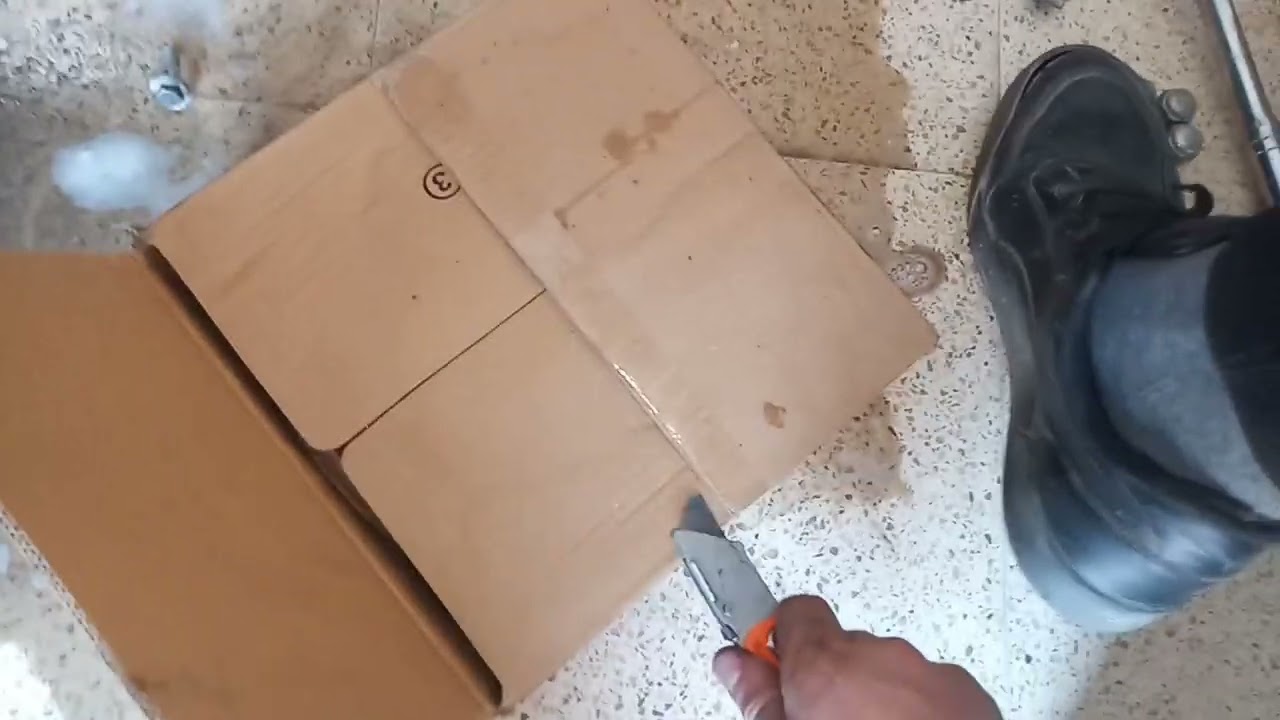 Brake discs and pads replacement for Suzuki celerio/alto  تغيير الفرامل الامامية ل سوزوكي سيليريو