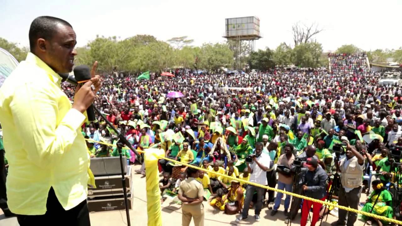 HUSSEIN BASHE ALIPOHUTUBIA WAKAZI WA NZEGA MJINI