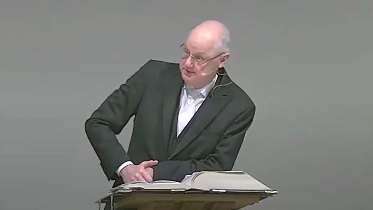 Ik zeg het een beetje concreet: zorg dat je een fatsoenlijke rok aan hebt zodat de jongens niet