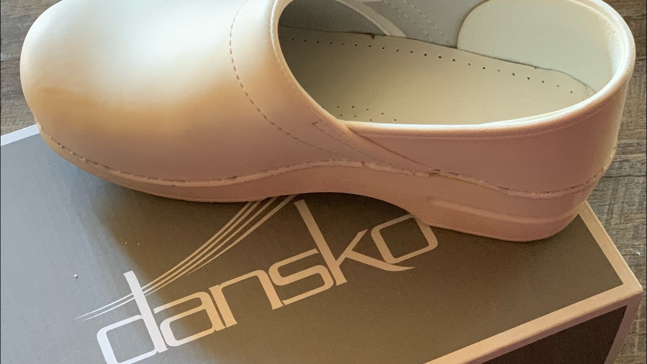 Dansko nursing clog review
