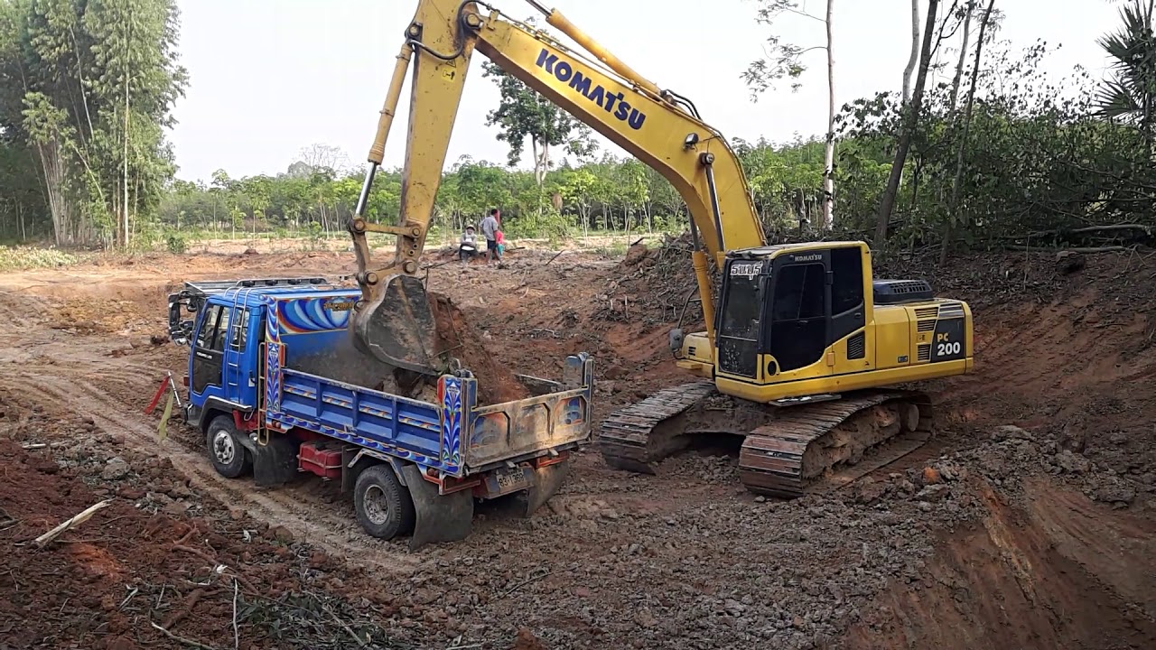 รีวิว komatsu pc200-8 mo เจอดินแข็ง ขุดสระลึก 4 เมตร ตักใส่ดั้ม ครับ EP.1301