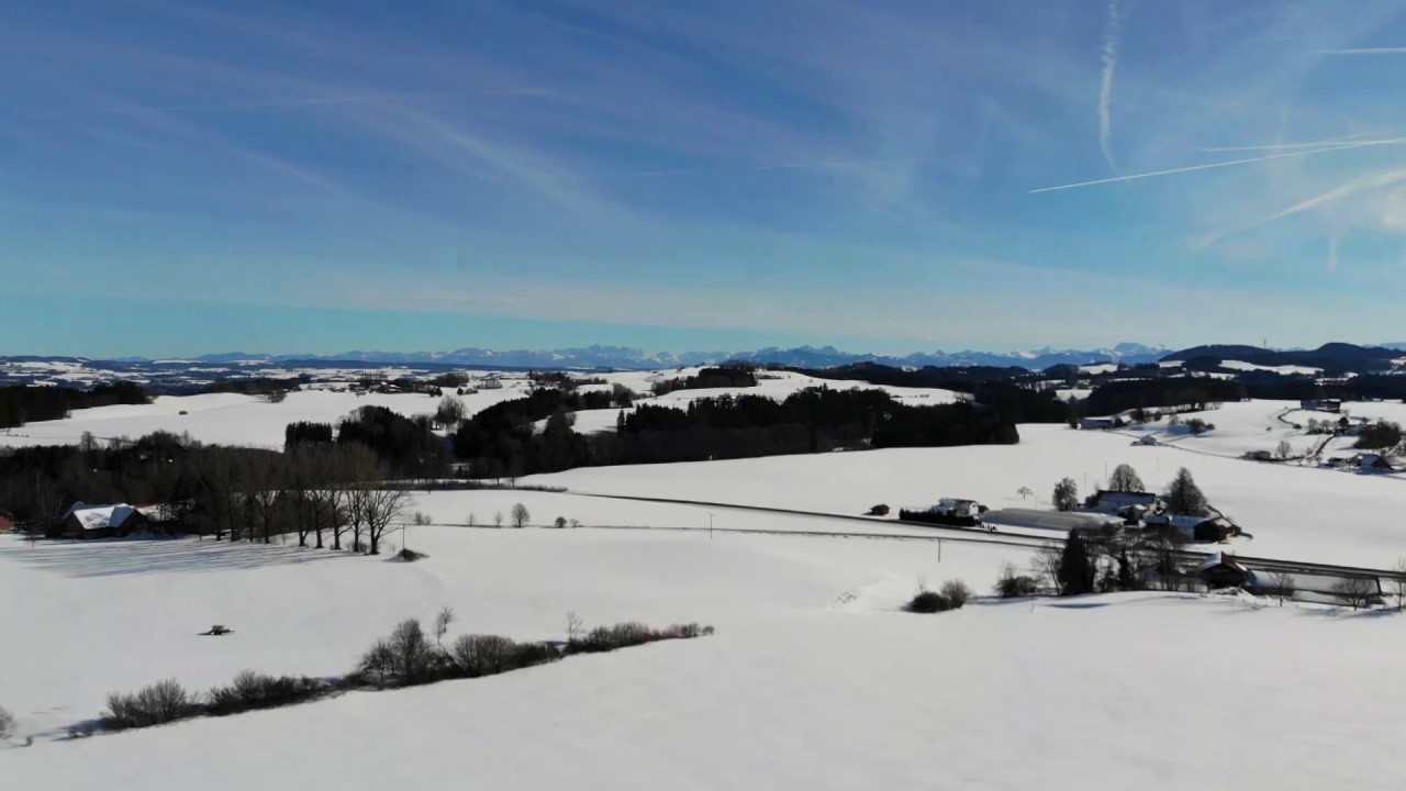 Drohnenflug am Feldkreuz.