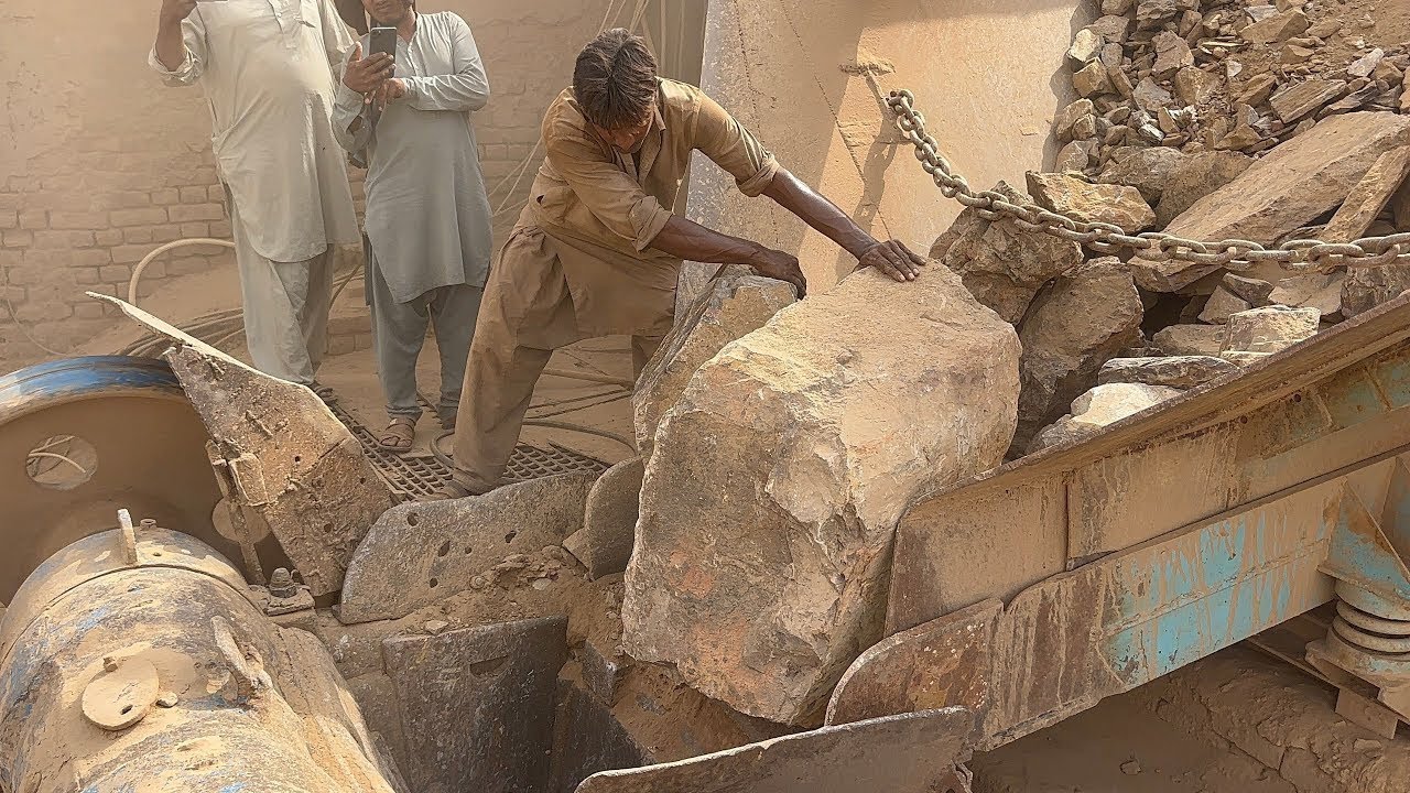 BIG ROCK 🪨 Crusher Machine - FULL Powerfull Process A Giant in Action-Big Rock Crushing
