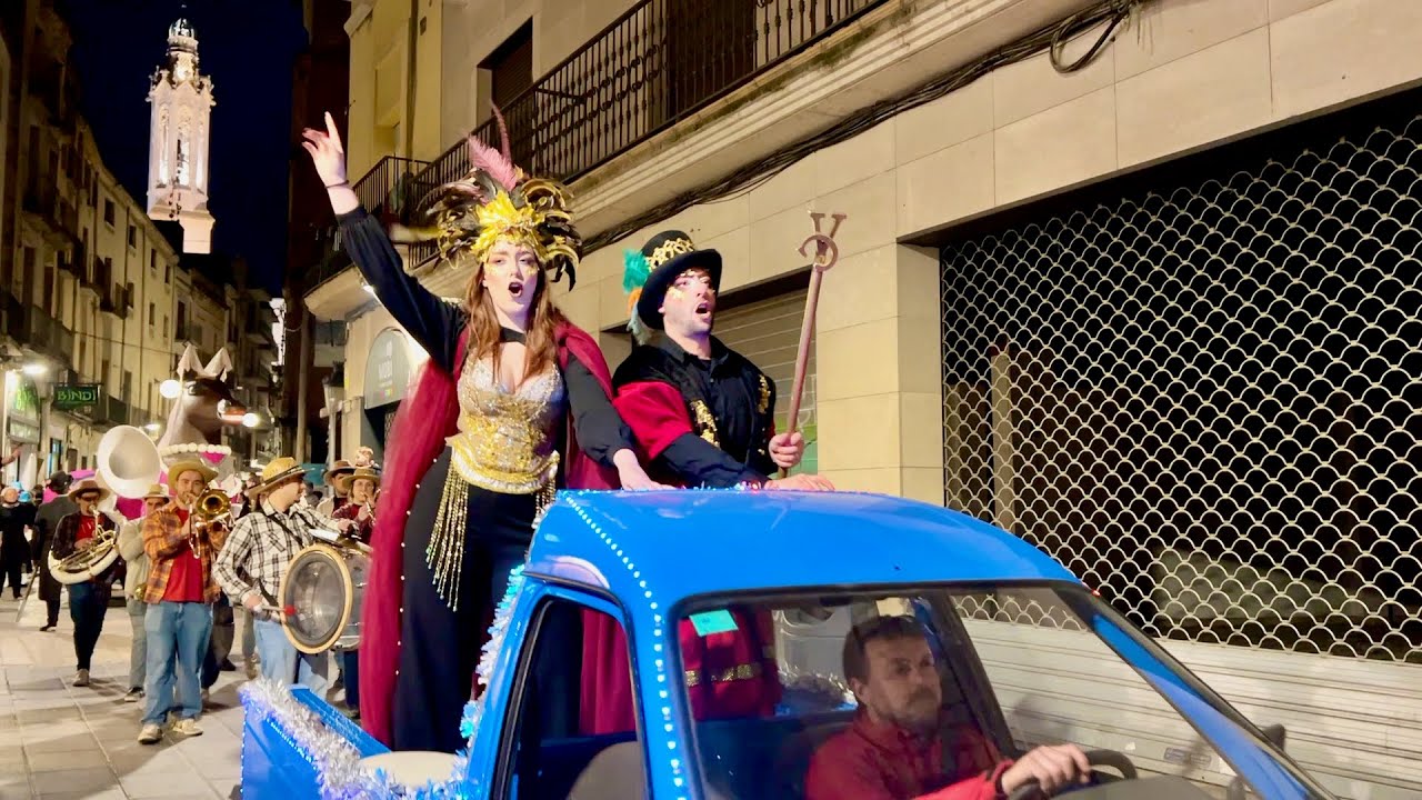 ARRIBO dels REIS Carnestoltes amb el Bou i la Mulassa de Carnaval - Valls Carnaval 2025