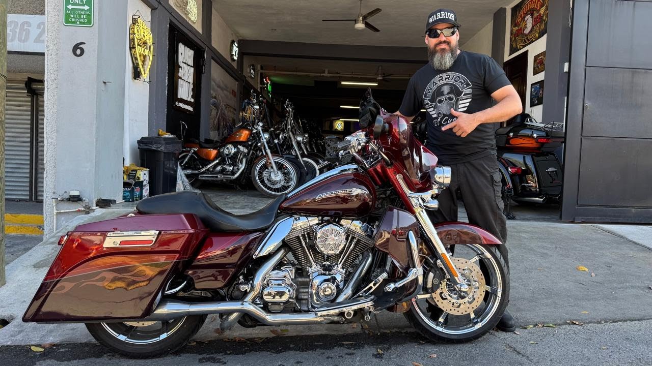 HARLEY DAVIDSON STREET GLIDE CVO 2012