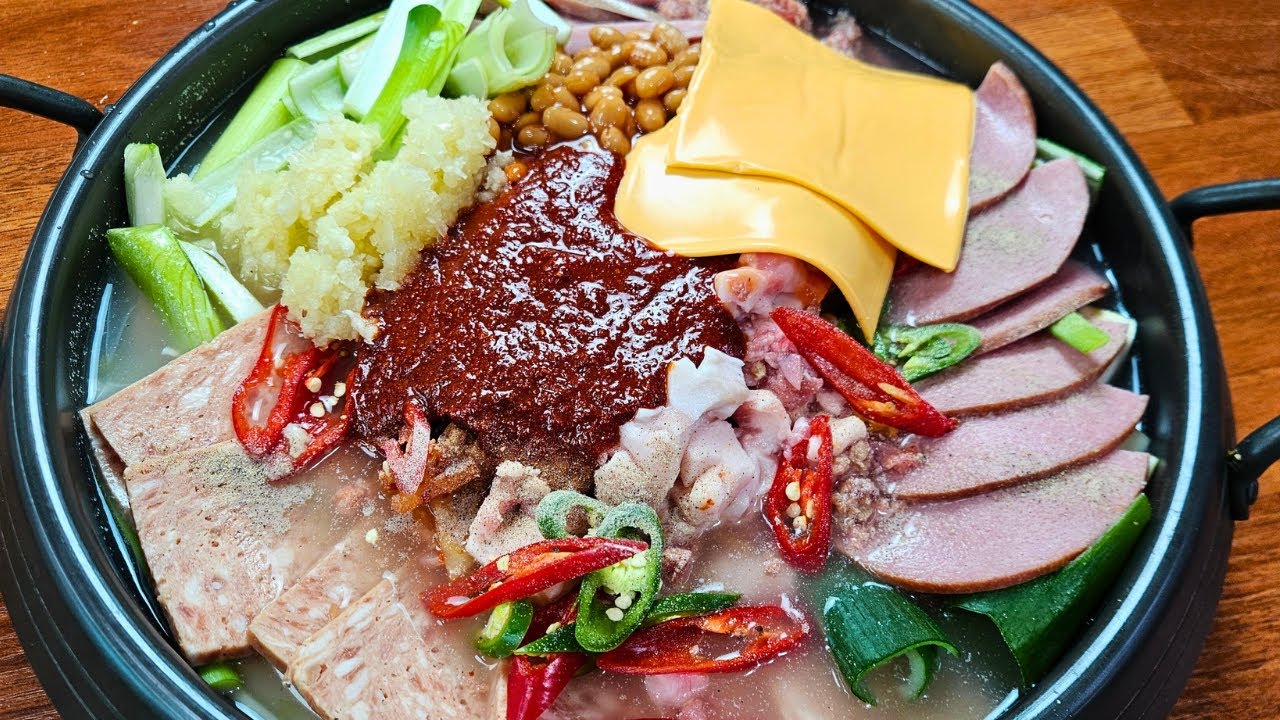 부대찌개 이렇게 끓이면 밖에서 안 사먹어요! 촙트햄 꼭 넣으세요