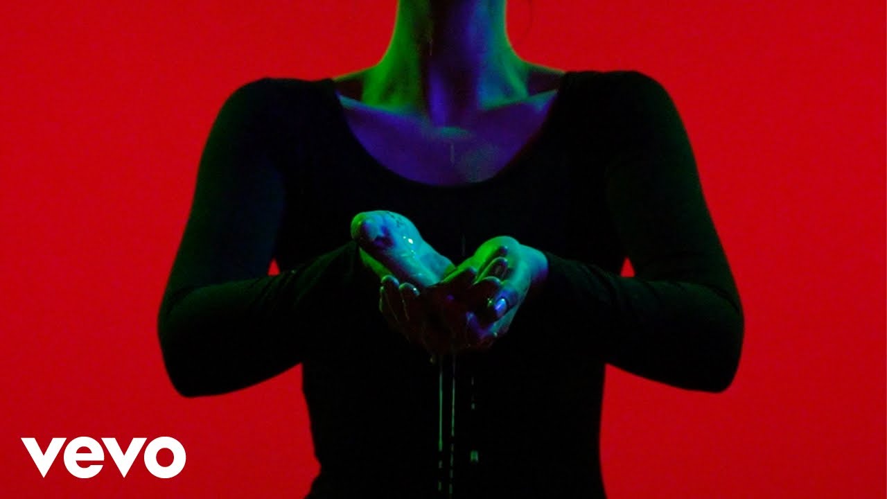 Grace Cummings - Storm Queen (Official Video)