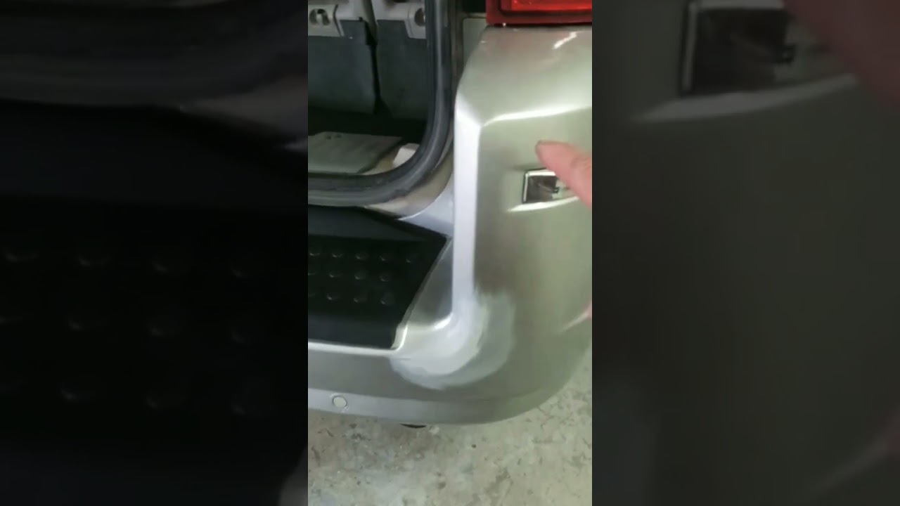 смешивание краски и прозрачного лака.