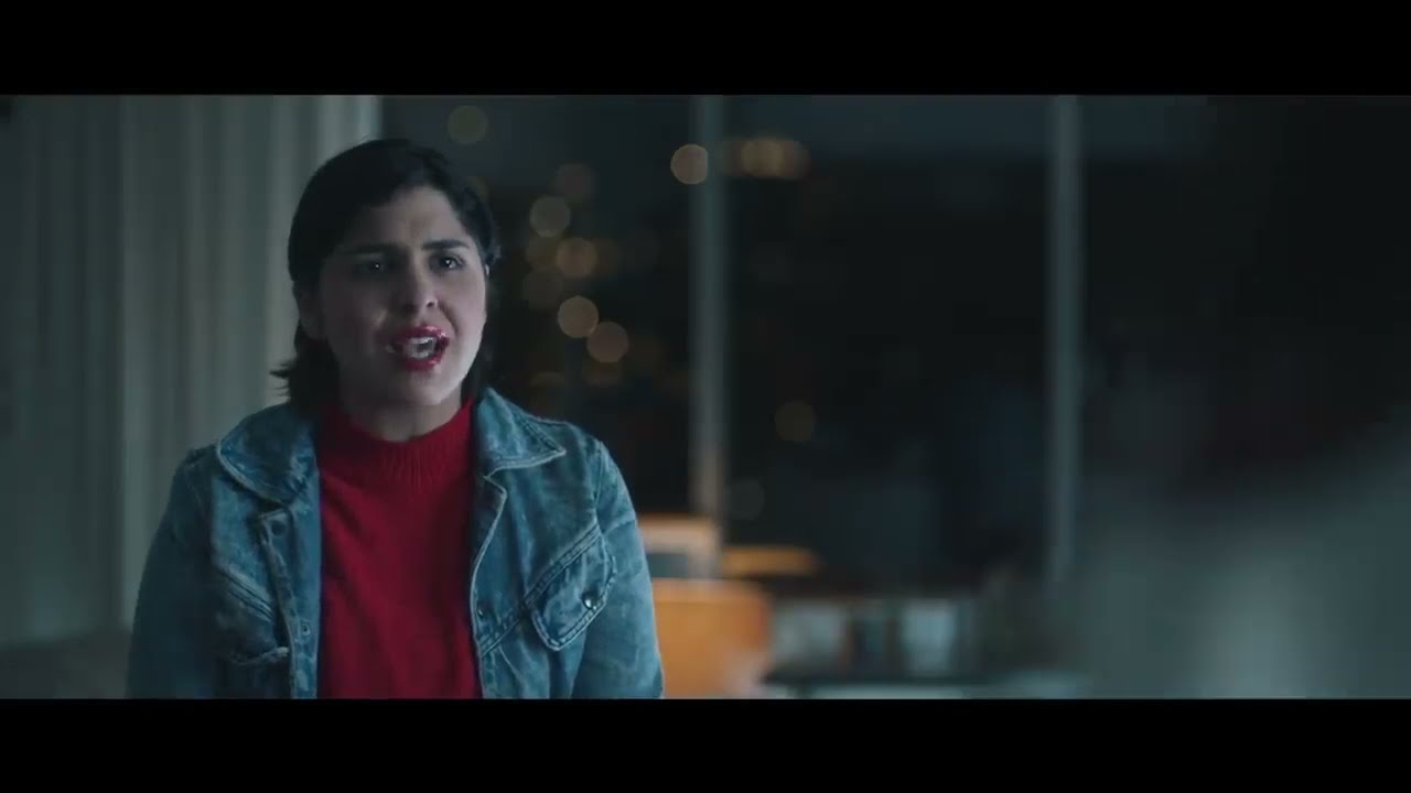 ኮሮና እና መዘዙ Sci Fi Short Film Swipe Up, Vivian!