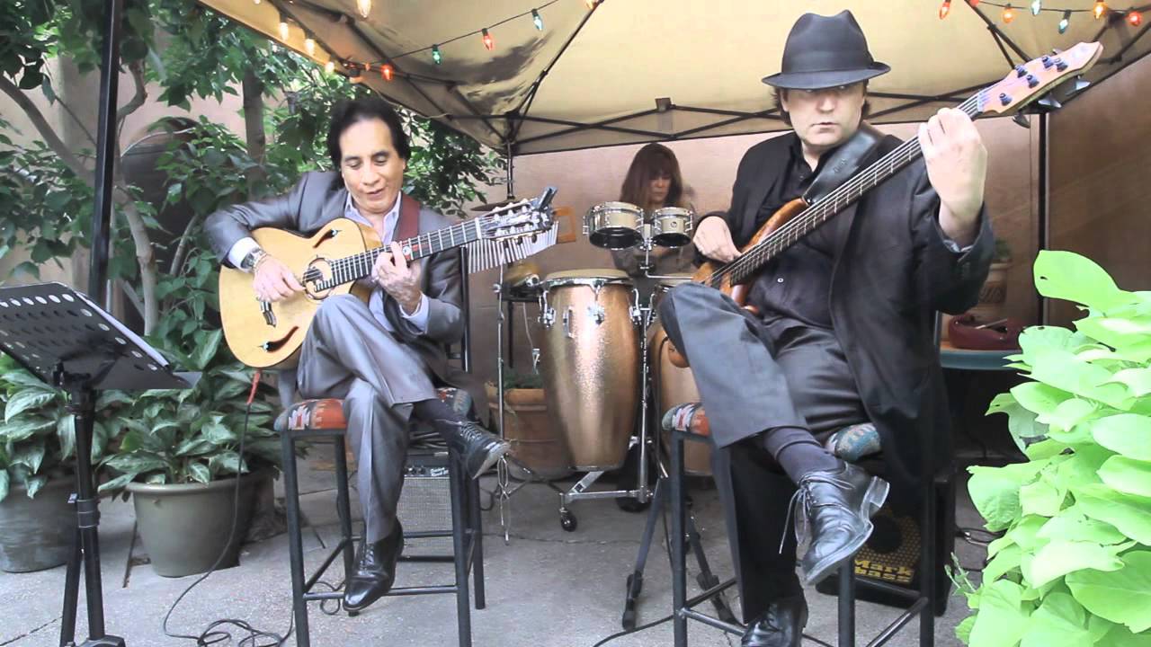 Hector Pimentel performs