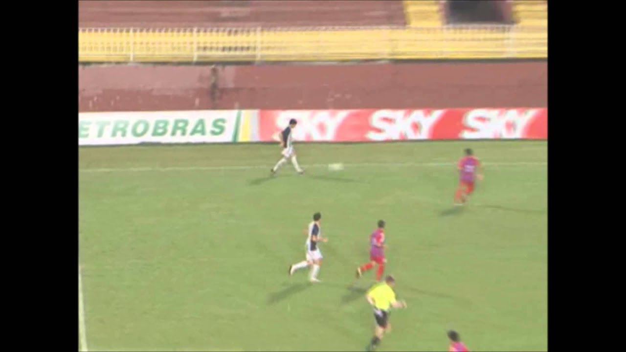 Thiago Lira ( lateral/ala esquerdo 2012)