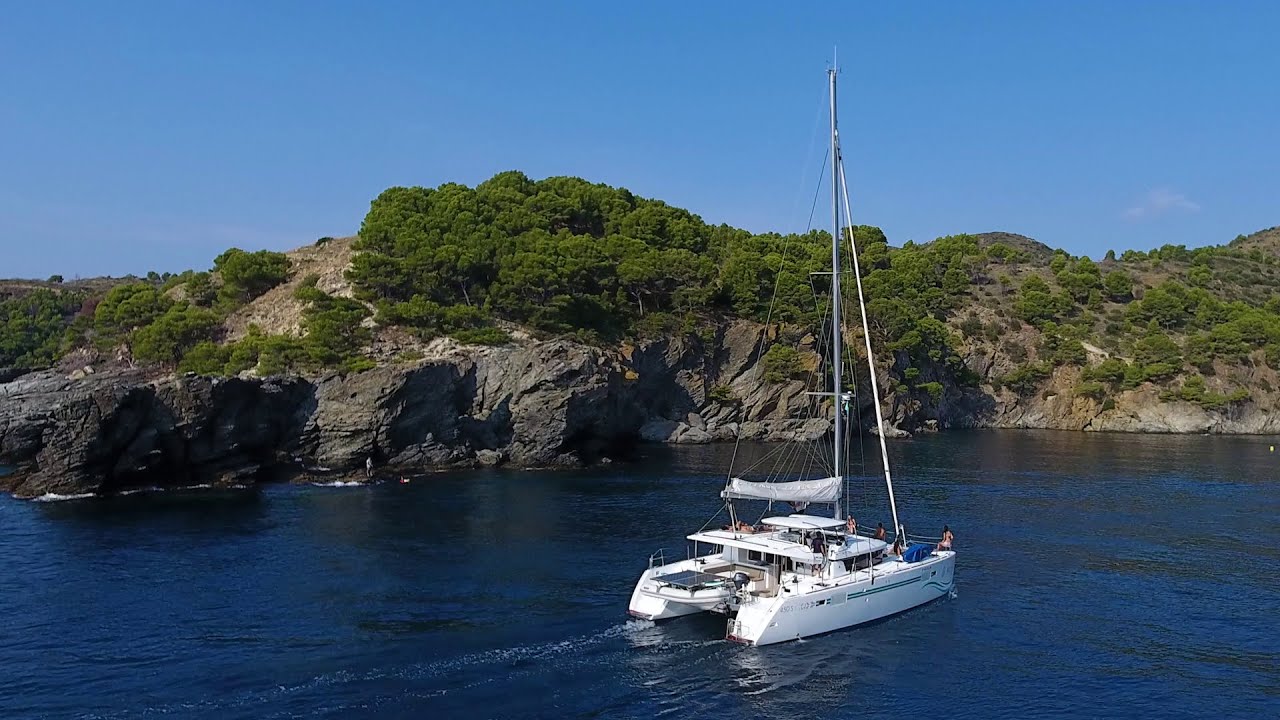Bliss Catamaran excursion - Roses Costa Brava - AVENTURA NAUTICA