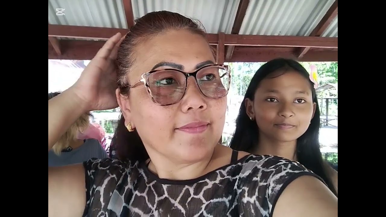 Jeburan 🏊 guys neng isri kokro , sama keluarga kecil ku ♥️ isri kokro was leuk hoor 🙏♥️♥️