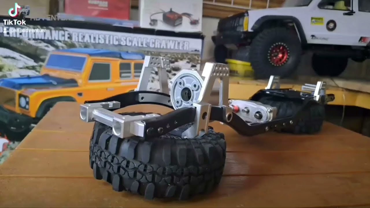 Merakit Mobil Rc Offroad Bagian Rangka / Chassis SCX10 II Clone Full Metal