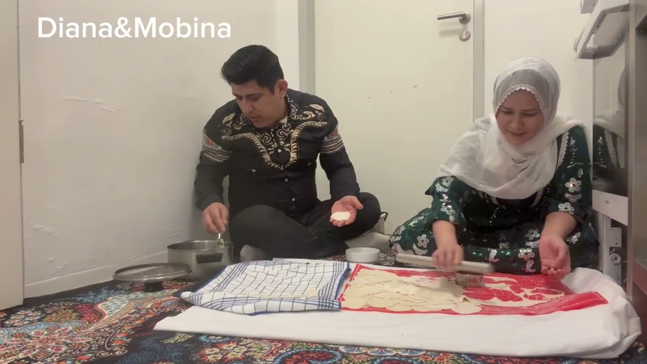 آشک در آب جوش  بدون دیگ منتو  دوستان  عزیز لطفا مارا حمایت کنید  تشکر 🙏🏼🙏🏼
