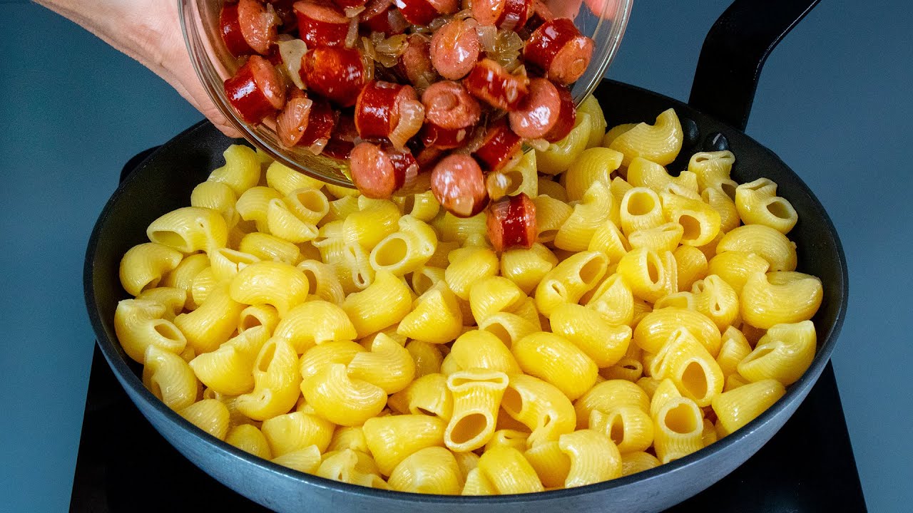 Wenn Sie dieses Rezept mit Nudeln in der Pfanne probieren wollen, dann kaufen Sie alle W&uuml;rstchen!