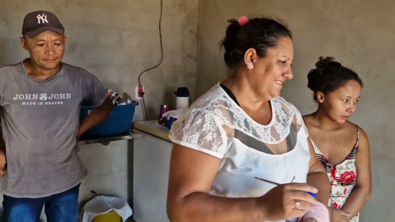 MORORO E DONA VANUSA FALA A ONDE FOI GASTADO O DINHEIRO E SO FELICIDADE 