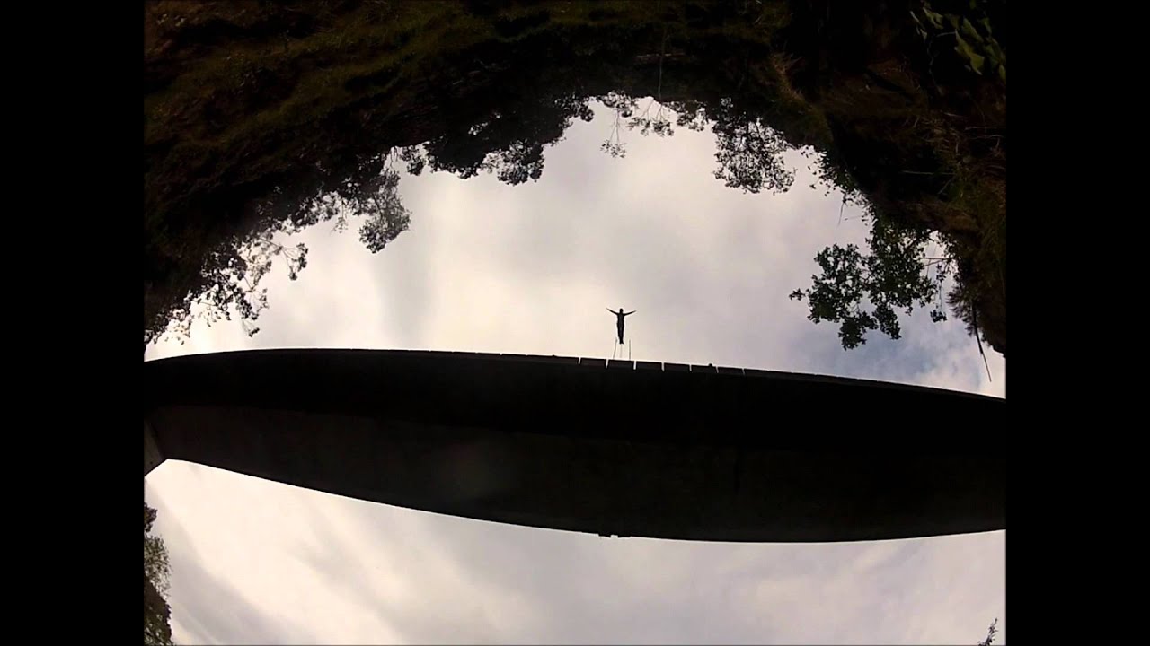Puenting en Atxaspi- Atxaspiko zubian egindako zubi saltoa