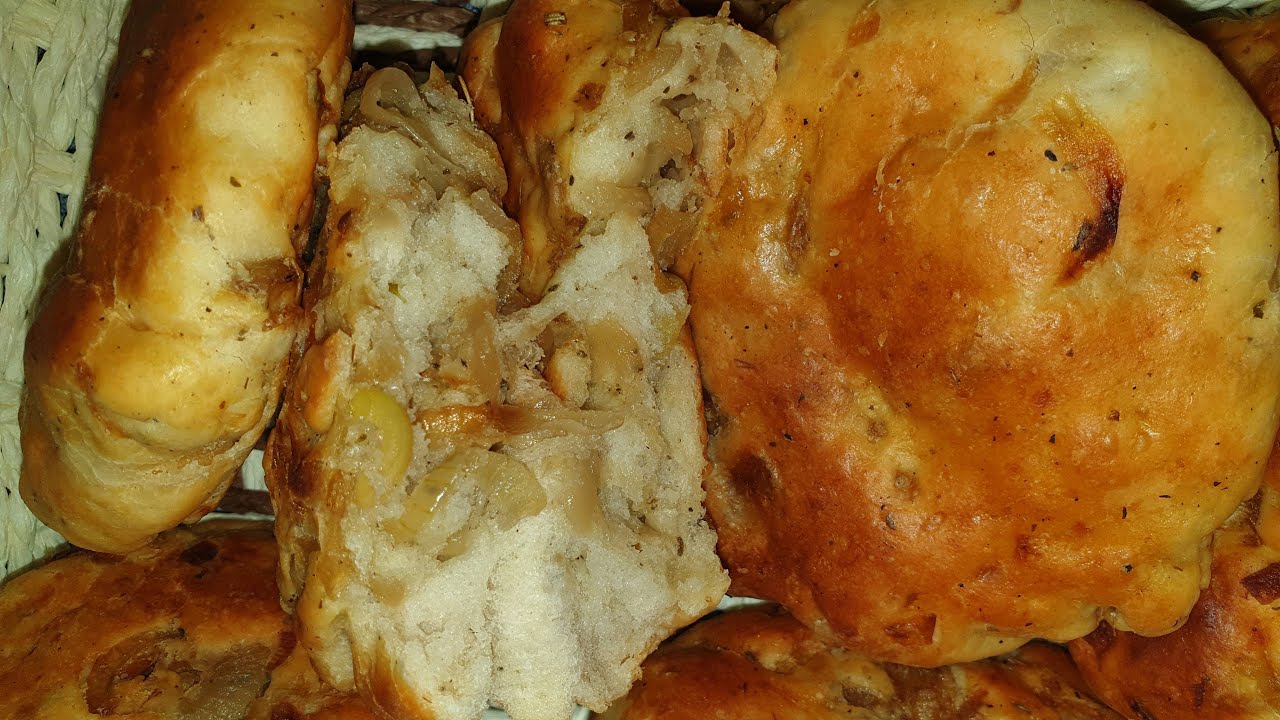 خبز بالبصل و الزيتون  pain au olive et oignons