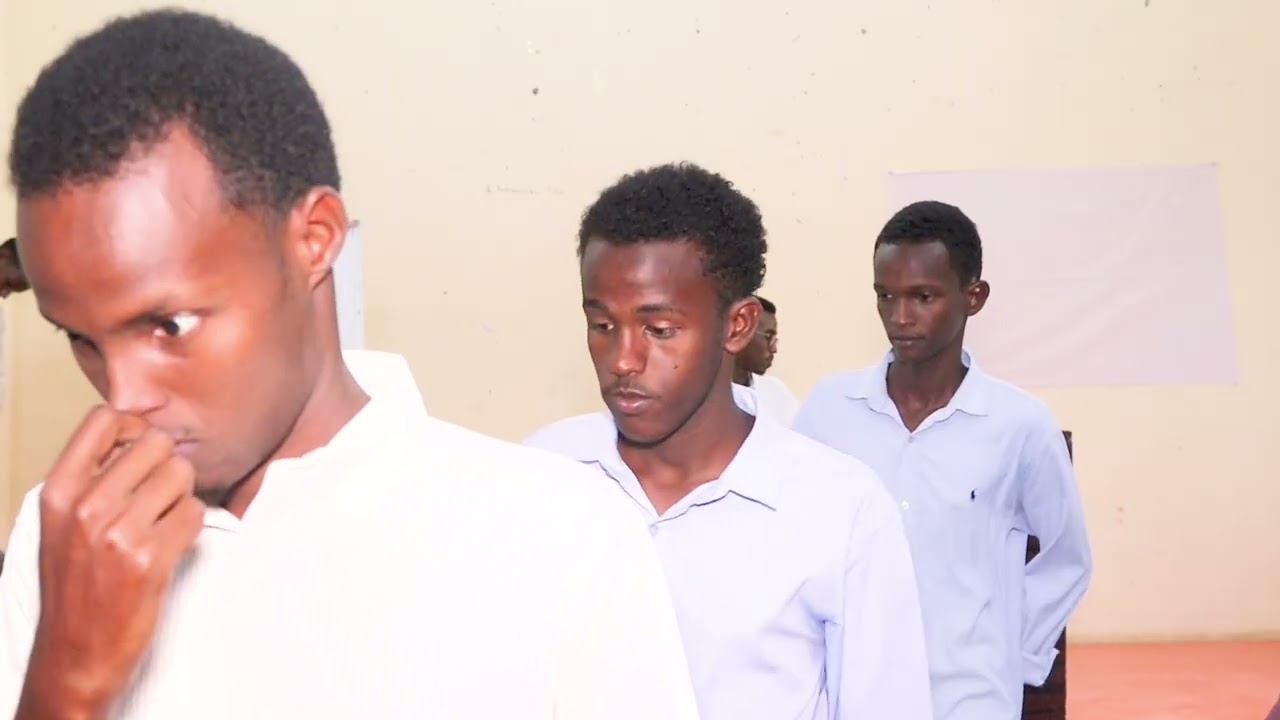 Dhameyso muuqaalkan hadii aad tahay mid ku dhiban fanka...