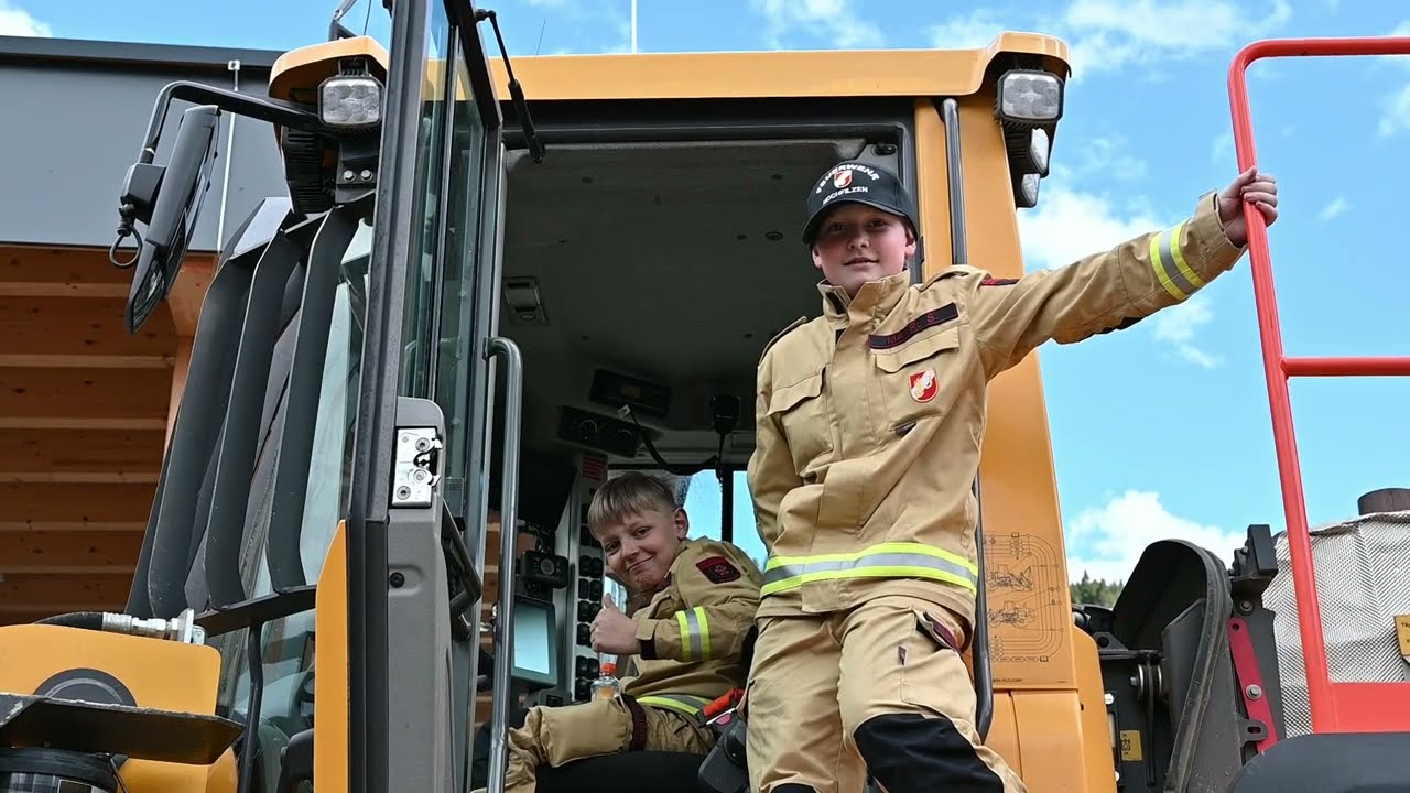 Feuerwehrjugend besucht Egger Werk St.Johann