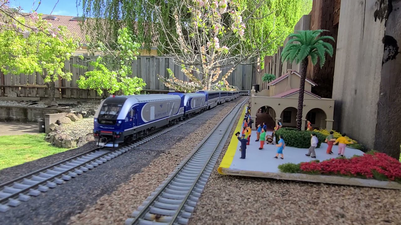 Backyard Layout - Surfliner 9 Car Passenger Run on the Outdoor Model Train Layout (HO Scale).