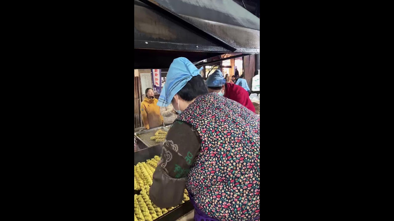 Magical Chinese street food 神奇的中国街头美食  不思議な中国の街グルメ