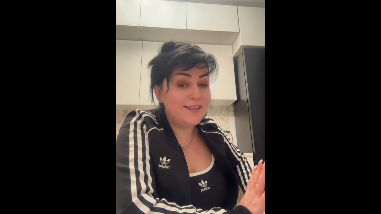 Afət ,Zaur Nəbioğlunu tərəfkeşlkdə ittiham etdi:Sənə demşəmki ayfon17-ni ayfon 16-nın ayağına vermə😲
